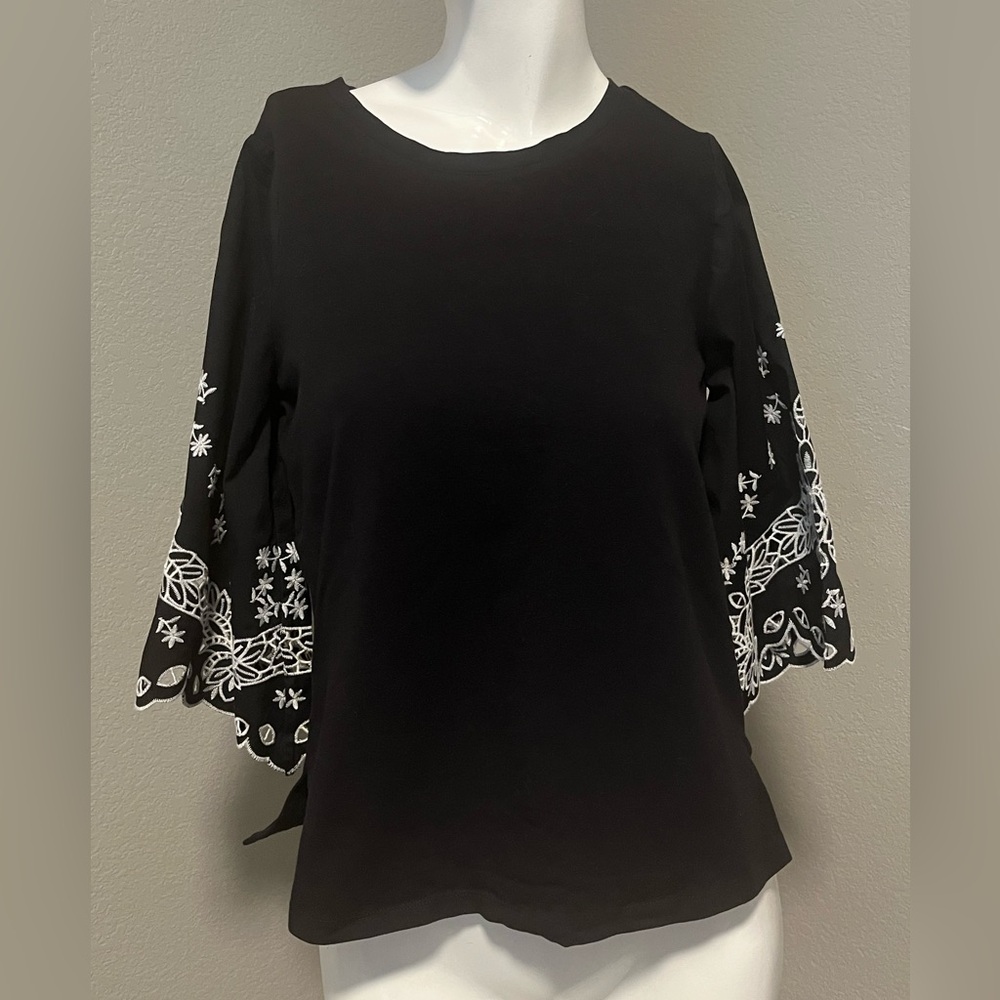 Chico's Women’s Black Embroidered 3/4 Bell Sleeves Pullover Top Blouse Size 0  S
